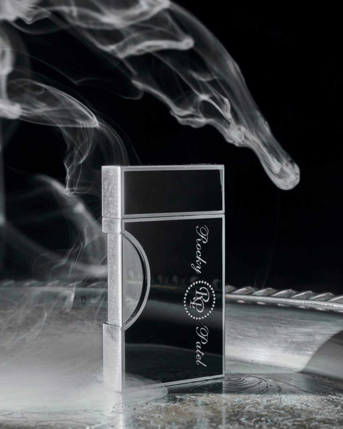 Rocky Patel Executive Lighter Black Chrome